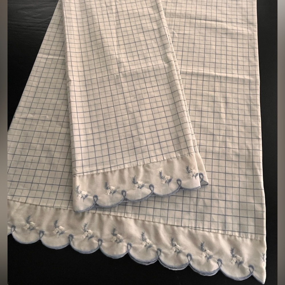 2 Vintage St Mary’s Percale Embroidered Pillowcases - Picture 14 of 15